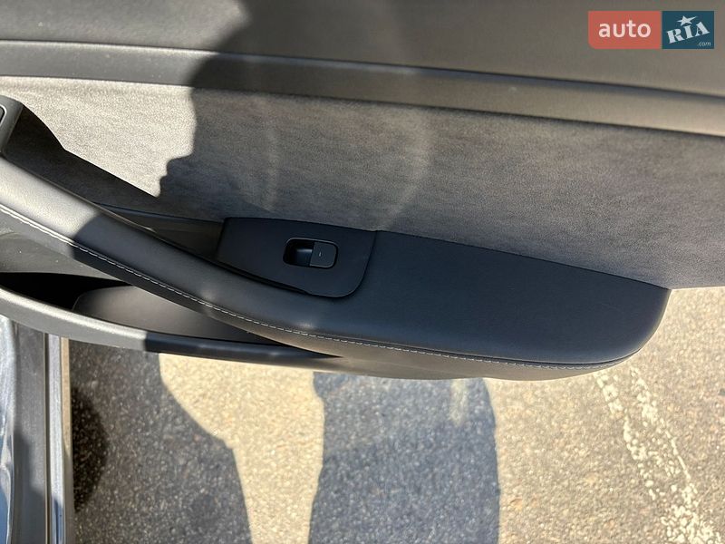 Седан Tesla Model 3 2022 в Кропивницком