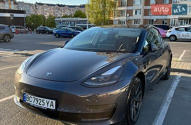 Седан Tesla Model 3 2022 в Львове