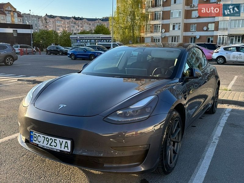 Tesla Model 3 2022