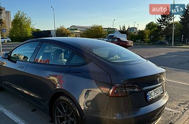 Седан Tesla Model 3 2022 в Львове