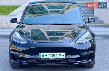 Седан Tesla Model 3 2019 в Дніпрі