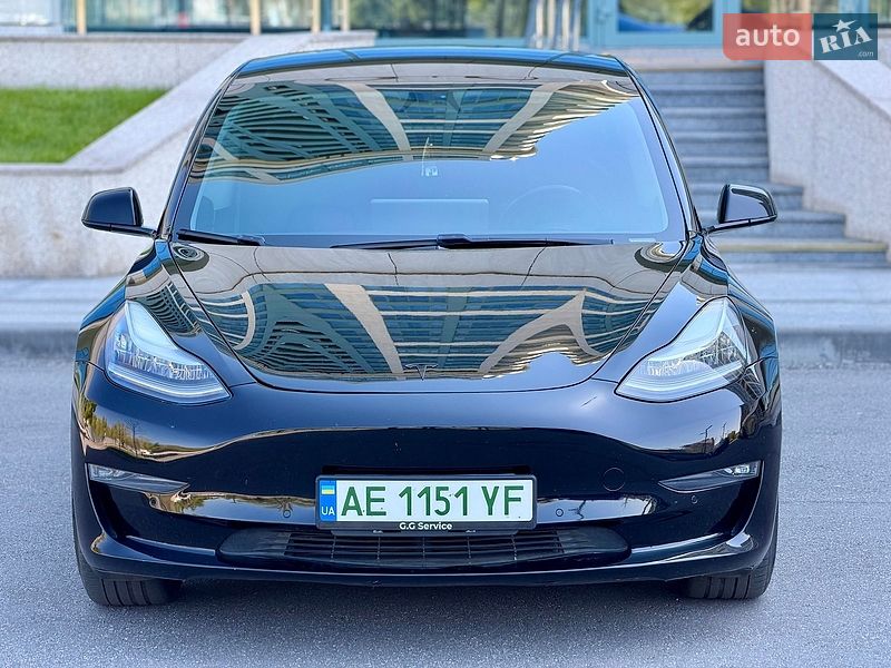 Седан Tesla Model 3 2019 в Дніпрі
