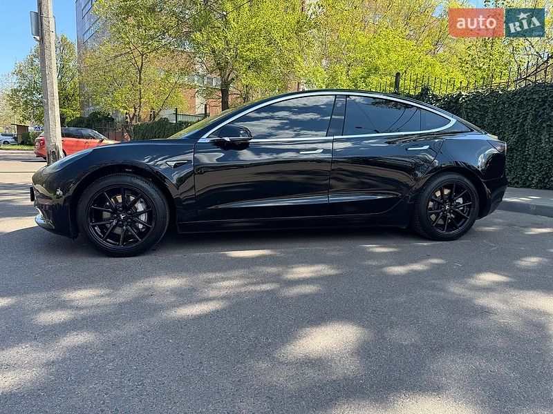 Седан Tesla Model 3 2019 в Одессе