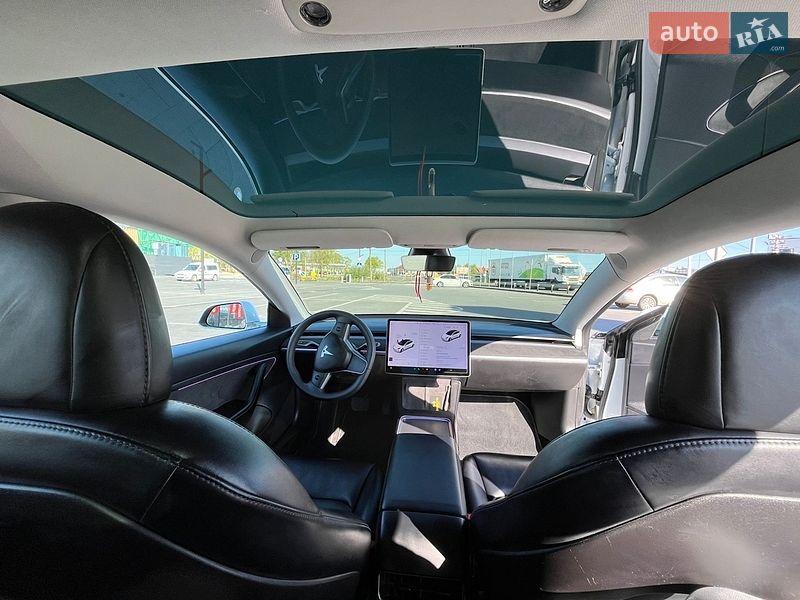 Седан Tesla Model 3 2019 в Луцьку