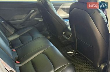 Седан Tesla Model 3 2018 в Ровно