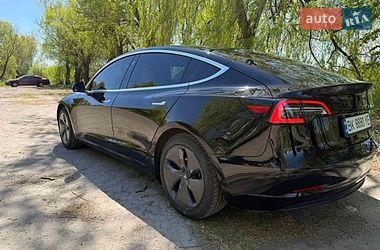 Седан Tesla Model 3 2018 в Ровно
