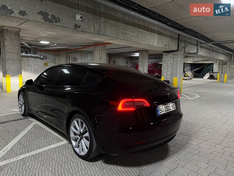 Седан Tesla Model 3 2018 в Тернополе