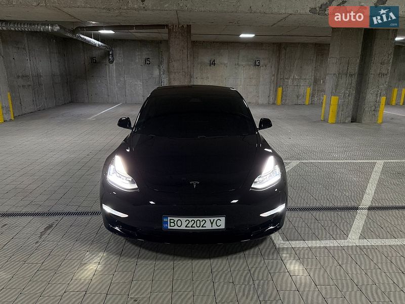Седан Tesla Model 3 2018 в Тернополе