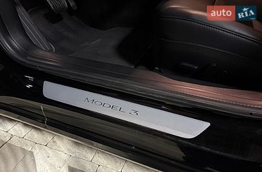 Седан Tesla Model 3 2018 в Тернополе