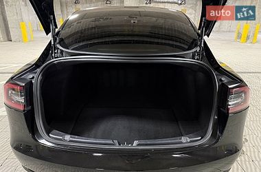 Седан Tesla Model 3 2018 в Тернополе