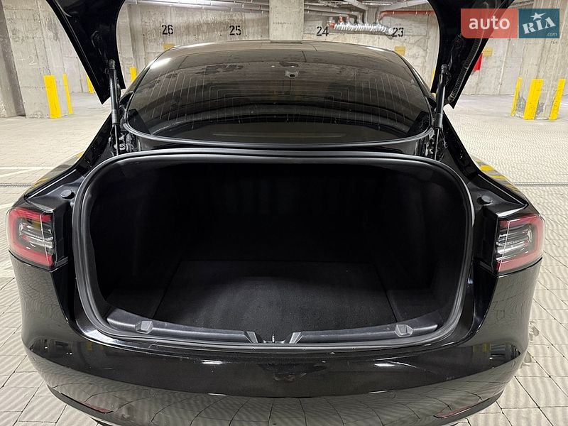 Седан Tesla Model 3 2018 в Тернополе