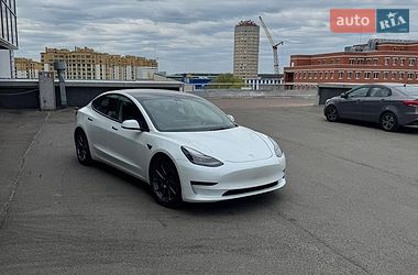 Седан Tesla Model 3 2022 в Киеве
