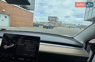 Седан Tesla Model 3 2022 в Киеве
