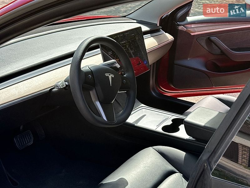 Седан Tesla Model 3 2021 в Золочеве