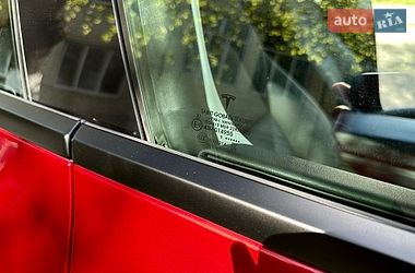 Седан Tesla Model 3 2021 в Золочеве