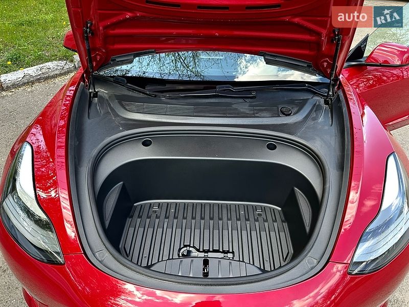 Седан Tesla Model 3 2021 в Золочеве