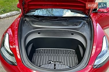 Седан Tesla Model 3 2021 в Золочеве