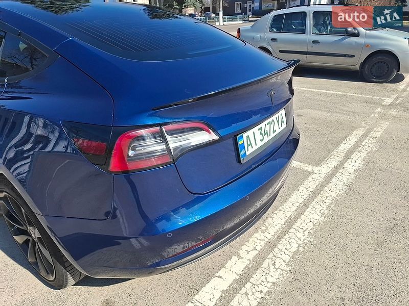 Седан Tesla Model 3 2019 в Киеве