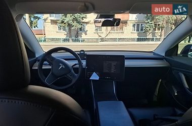Седан Tesla Model 3 2019 в Киеве