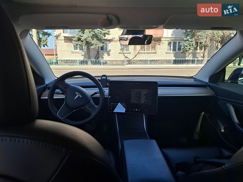 Седан Tesla Model 3 2019 в Киеве