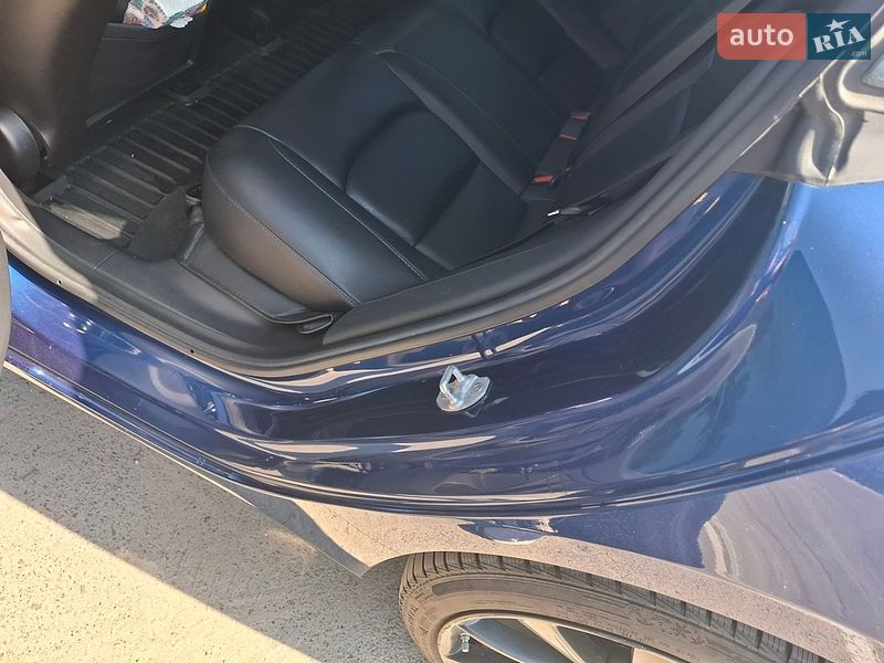 Седан Tesla Model 3 2019 в Киеве