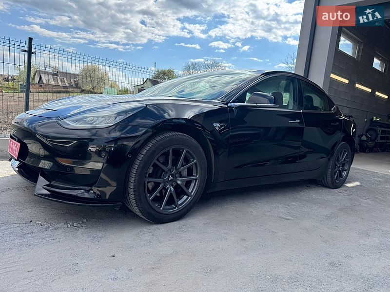 Tesla Model 3 2019