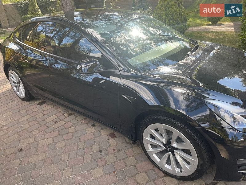 Tesla Model 3 2023