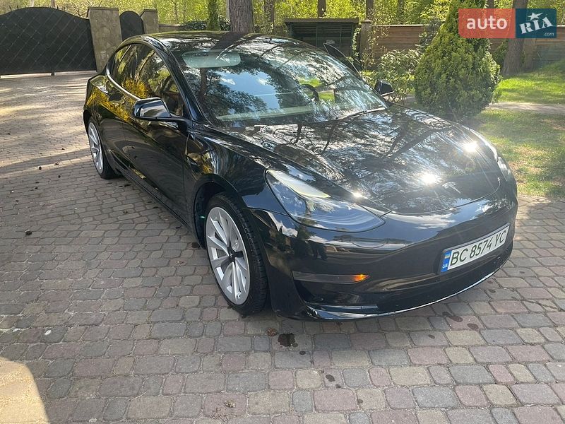Седан Tesla Model 3 2023 в Львові