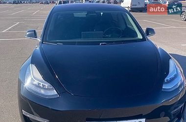 Седан Tesla Model 3 2019 в Львові
