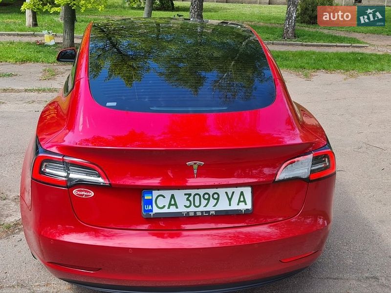 Седан Tesla Model 3 2022 в Черкассах