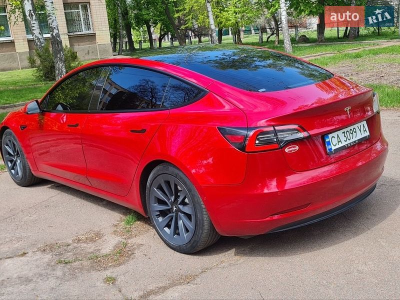 Седан Tesla Model 3 2022 в Черкассах
