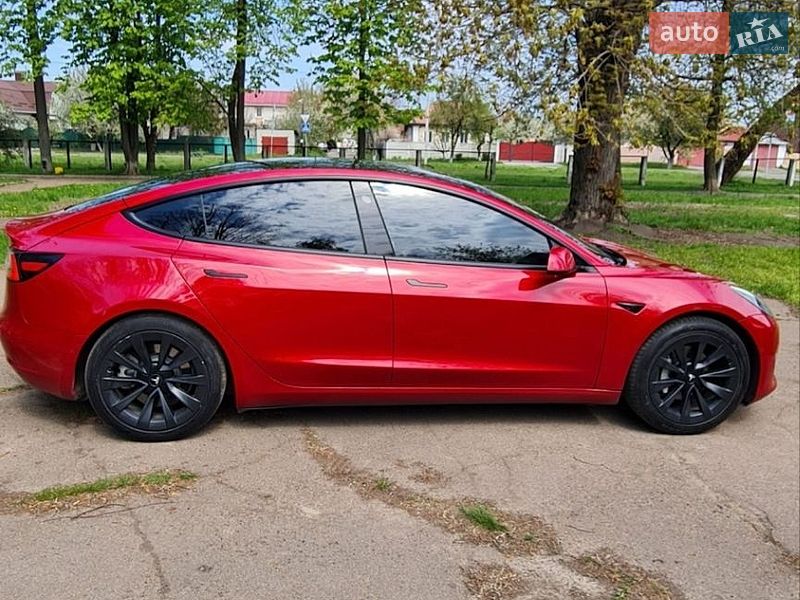 Седан Tesla Model 3 2022 в Черкассах