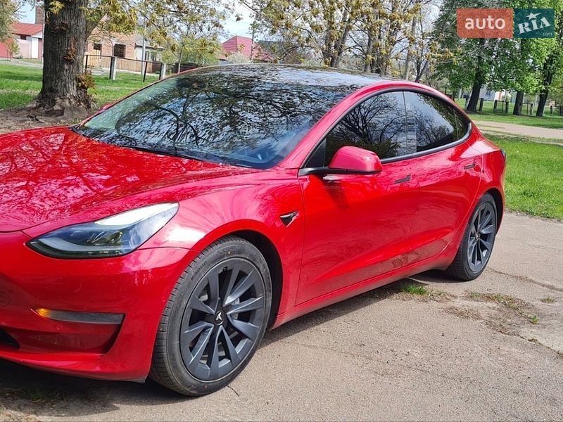 Седан Tesla Model 3 2022 в Черкассах
