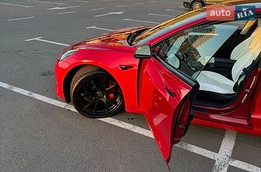 Седан Tesla Model 3 2022 в Киеве