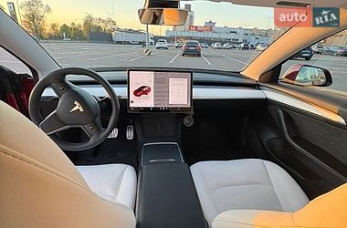 Седан Tesla Model 3 2022 в Киеве