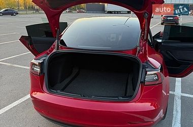Седан Tesla Model 3 2022 в Киеве