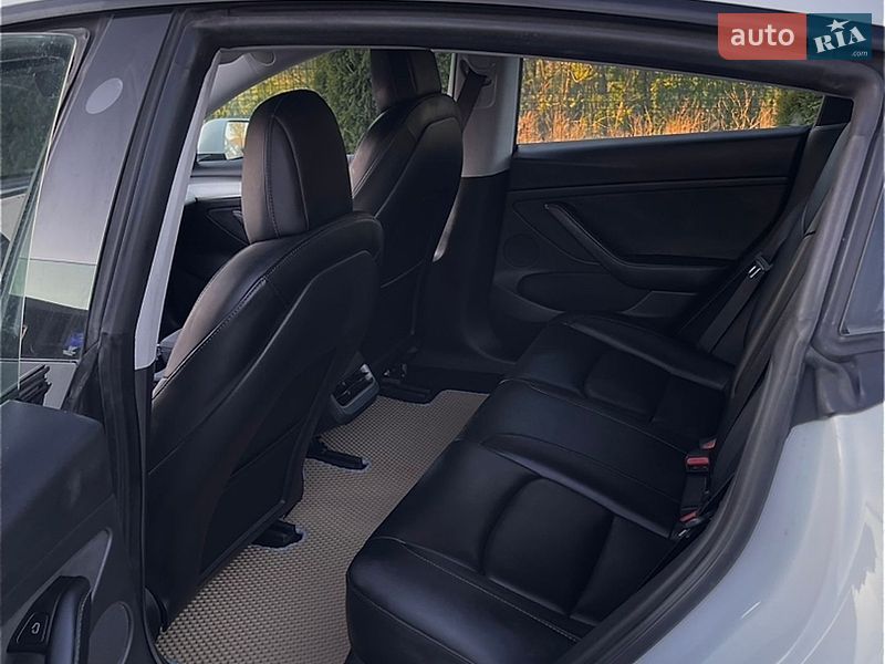Седан Tesla Model 3 2022 в Хмельницькому