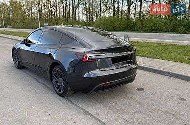 Седан Tesla Model 3 2024 в Ивано-Франковске