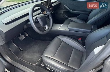 Седан Tesla Model 3 2024 в Ивано-Франковске