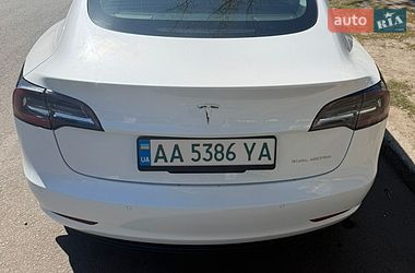 Седан Tesla Model 3 2022 в Киеве