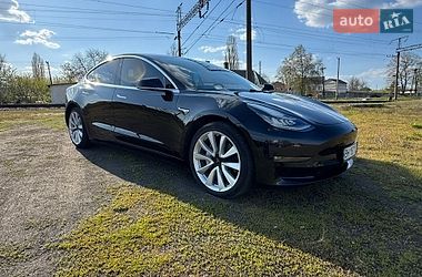 Седан Tesla Model 3 2018 в Киеве