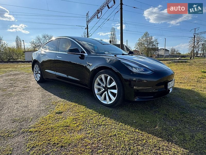 Седан Tesla Model 3 2018 в Киеве