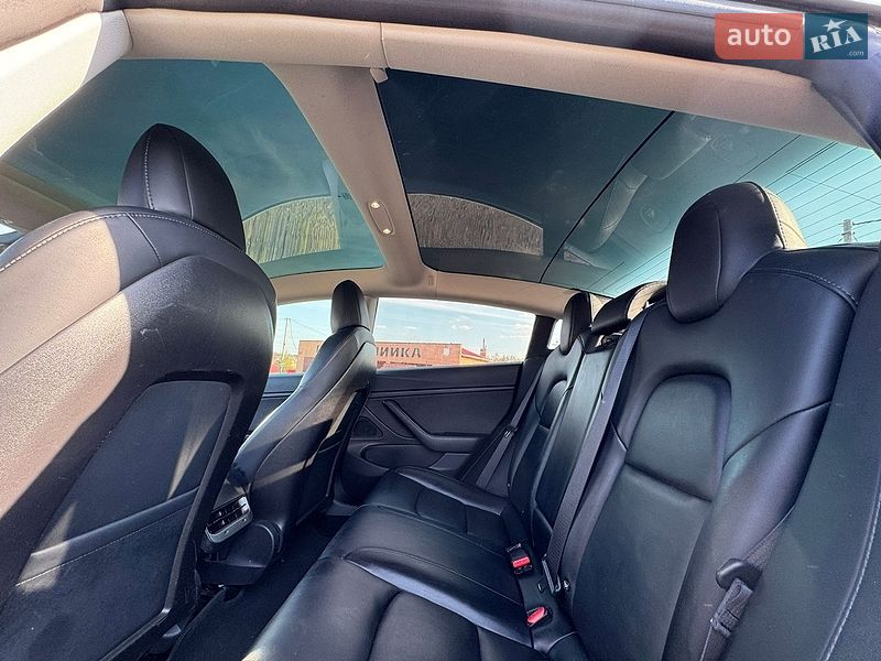 Седан Tesla Model 3 2018 в Киеве