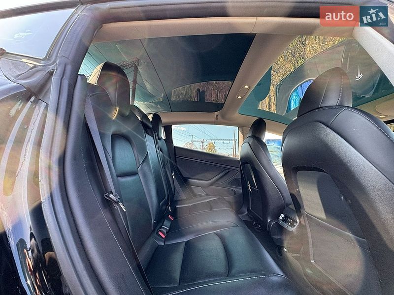 Седан Tesla Model 3 2018 в Киеве