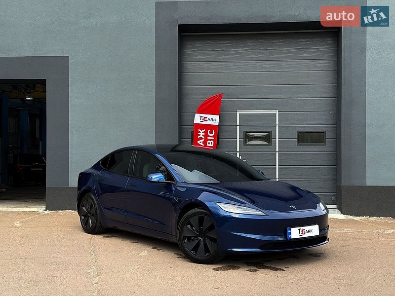 Tesla Model 3 2025