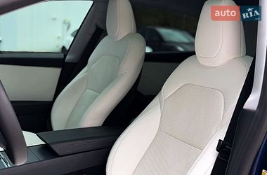 Седан Tesla Model 3 2025 в Києві