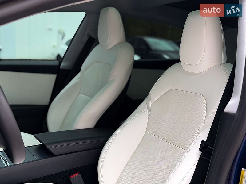 Седан Tesla Model 3 2025 в Києві