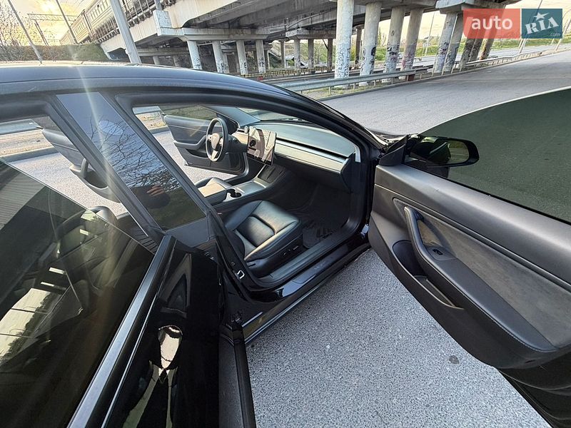 Седан Tesla Model 3 2020 в Одессе