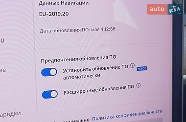Седан Tesla Model 3 2022 в Буче