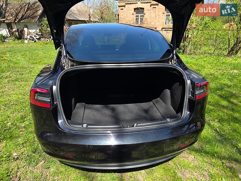 Седан Tesla Model 3 2018 в Бердичеве